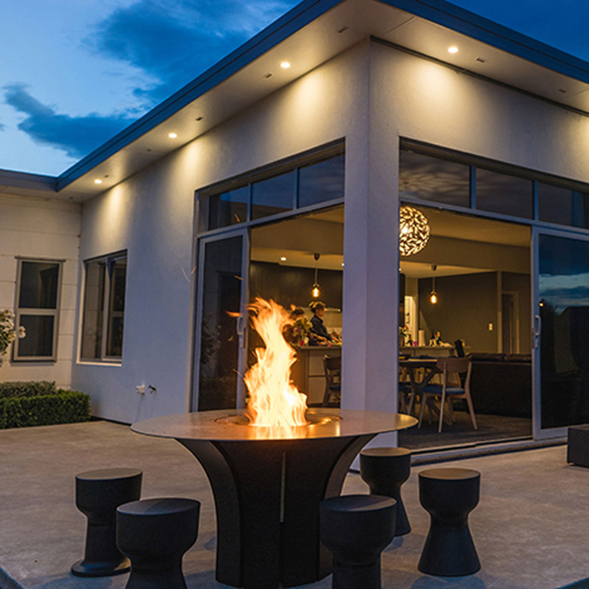 Ex-Display Escea EP1350 Woodfire Table