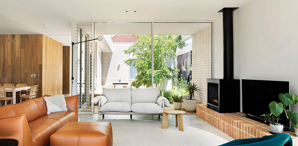 Escea DFS730 Freestanding Gas Fireplace – Hot Water & Heating